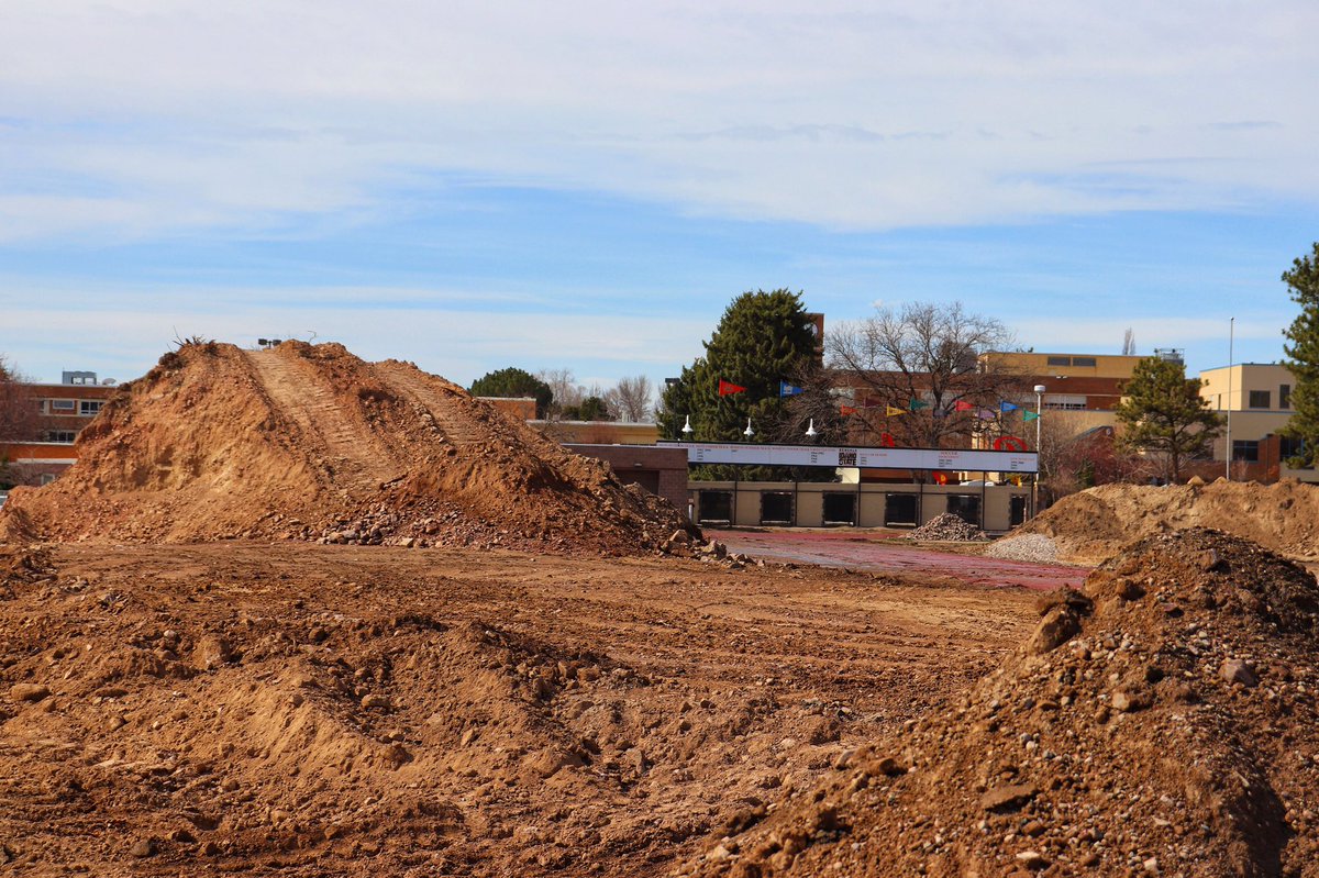 joesilvers's tweet photo. Davis Field project is pressing forward. Fun to stop by once every week or so and see the progress. #IdahoStateU #IdahoState #Bengals #DavisField #Renovation #Roar #TrackAndField https://t.co/IpN9nNqfIx