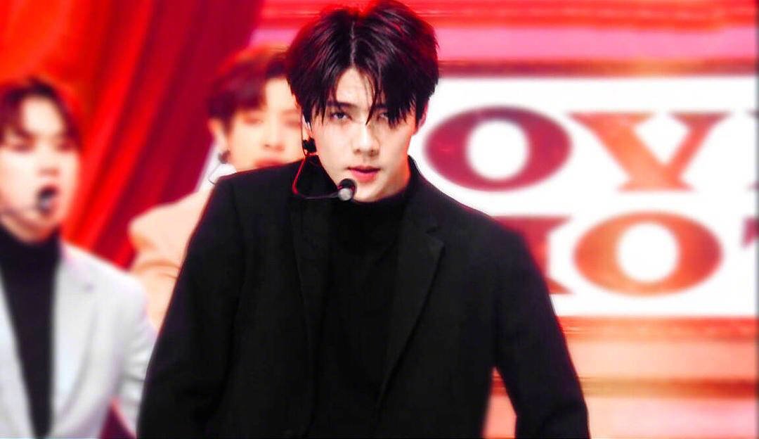 [5]This will be my favorite and superior photo of Oh Sehun performing on-stage.  #EXO #SEHUN @weareoneEXO