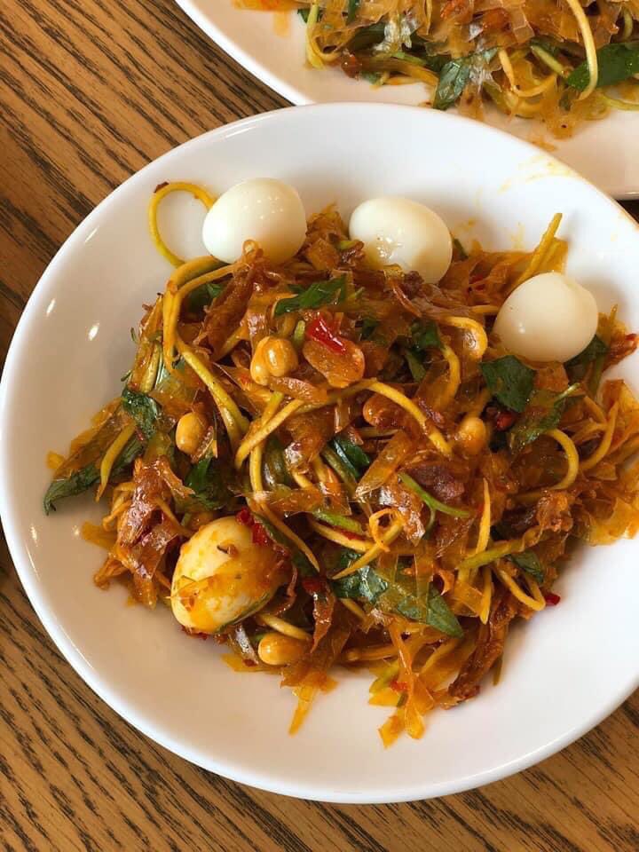 Pepper15101's tweet photo. Bánh Tráng Trộn !!!! #StayHomeChallenge #lovefamily #chicken https://t.co/G2G1IbMnh2