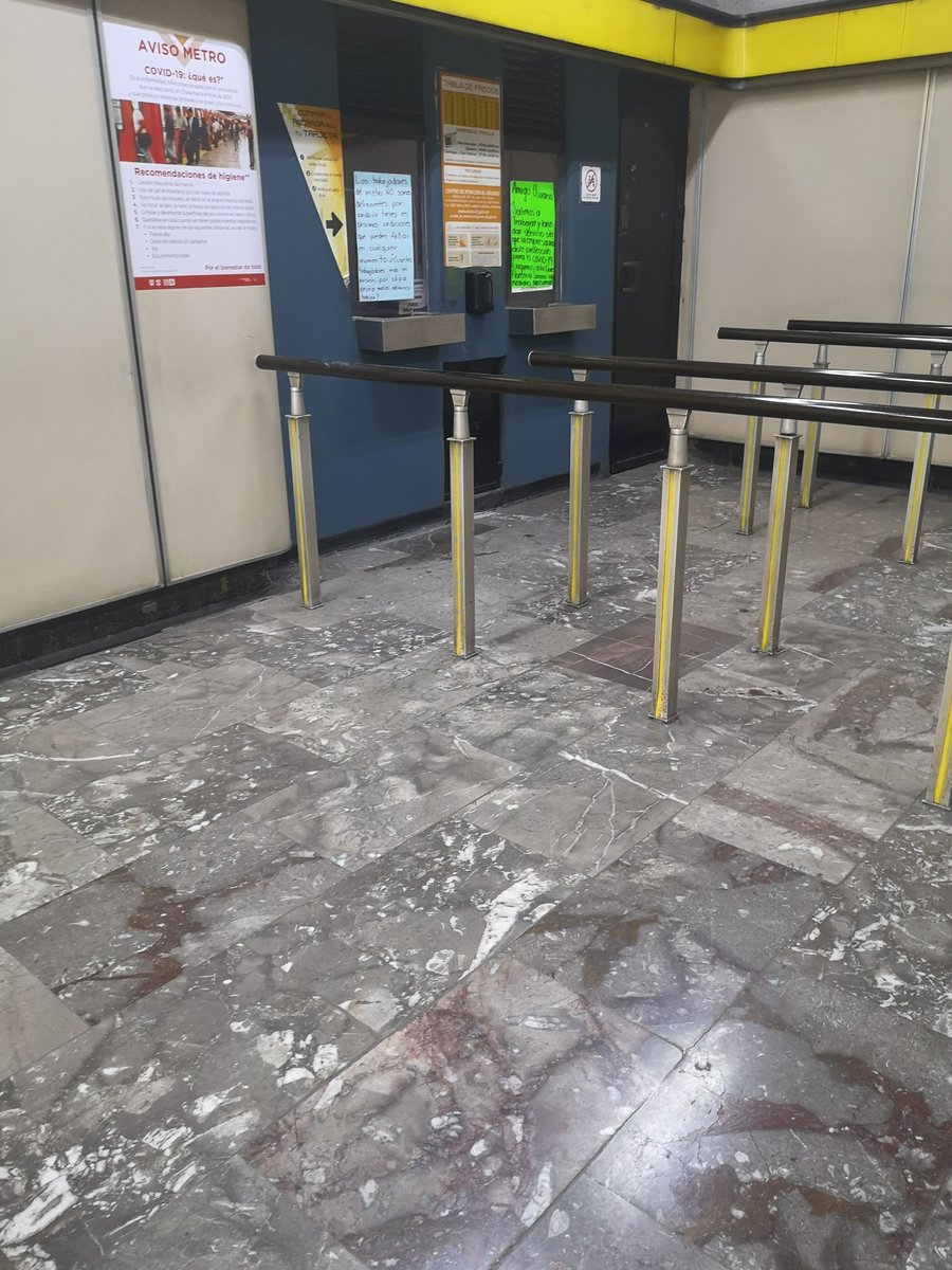 EsgaMDA's tweet photo. @MetroCDMX a que hora cierran sus taquillas  3 de la tarde en Valle Gómez y cerrada https://t.co/eP4kznUhyS