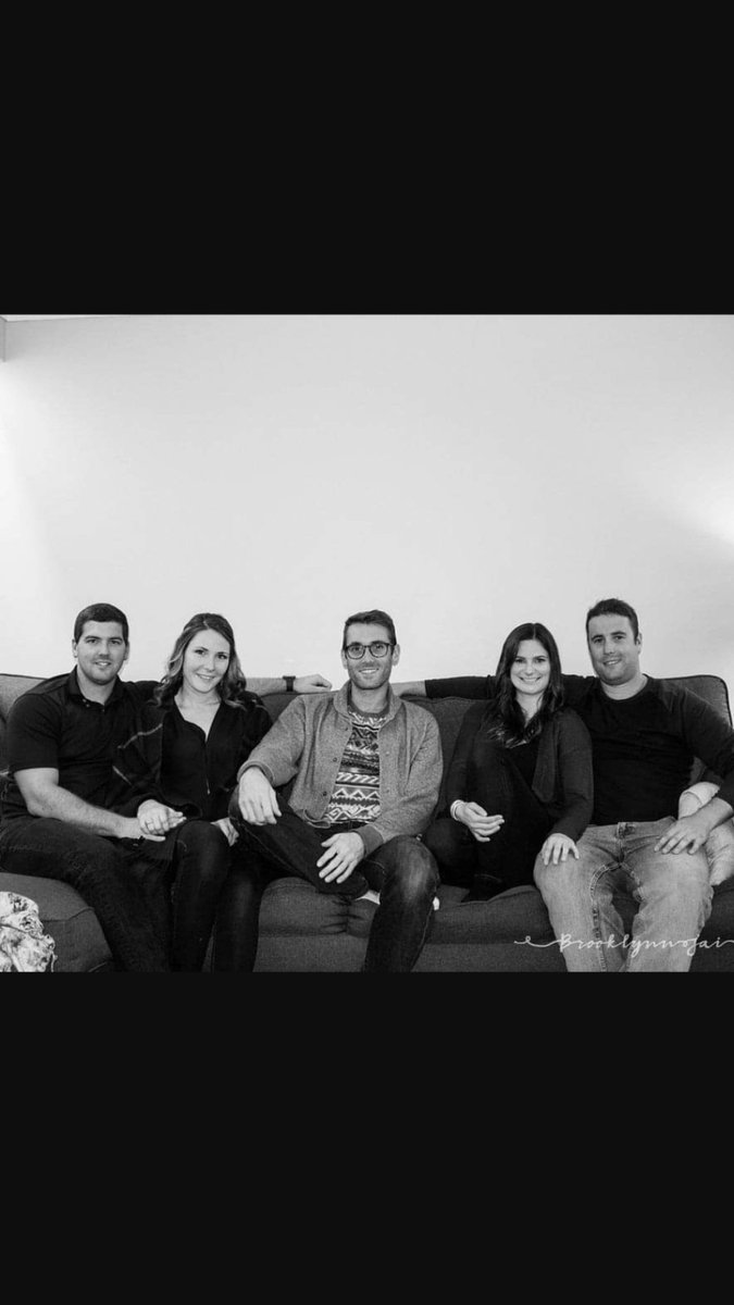 BeLanger31's tweet photo. #NationalSiblingsDay https://t.co/dzOAT426aI
