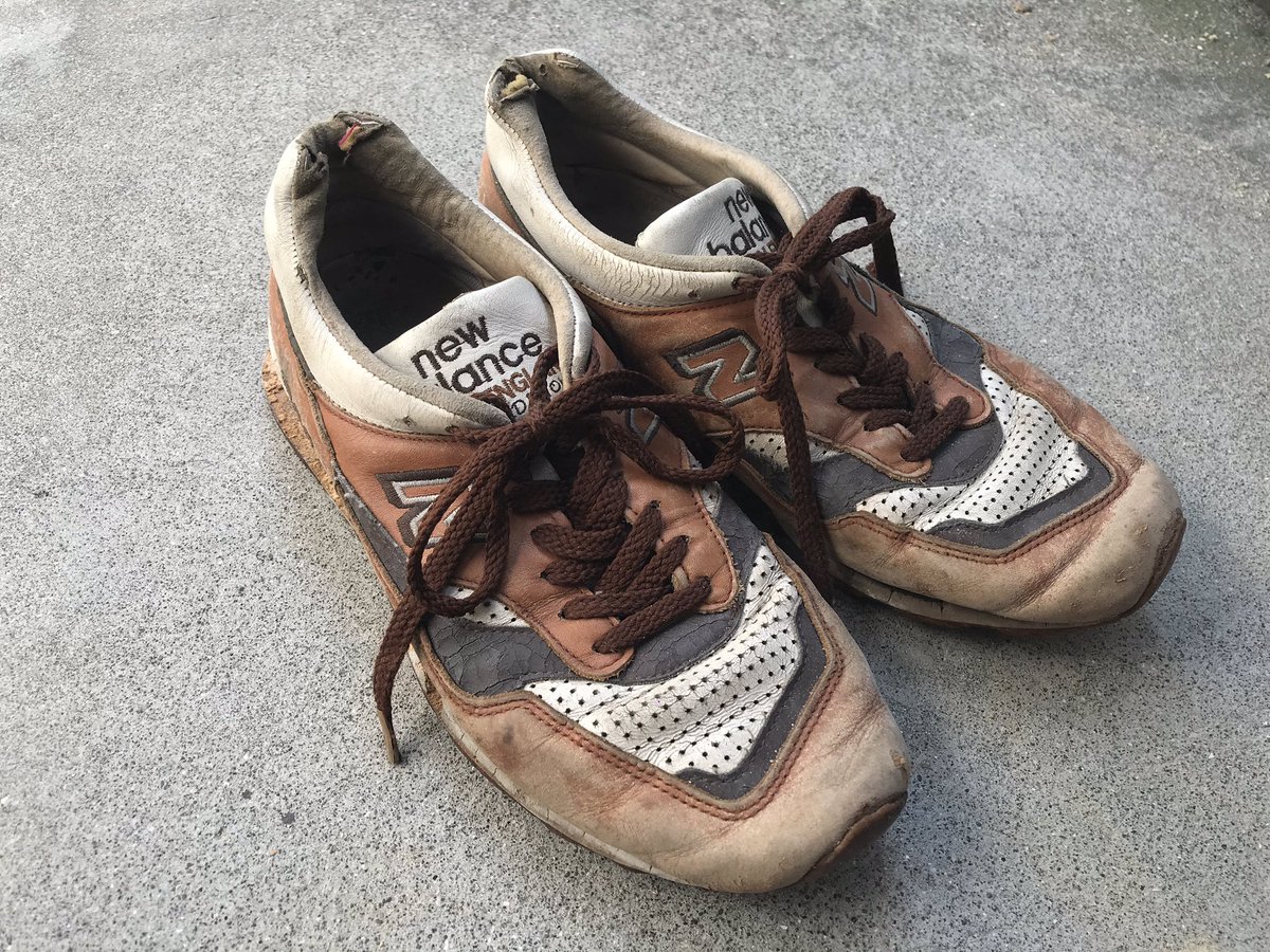 平山高敏 僕スニーカーは結構捨てちゃってました 代わりに年選手のクラークスとレッドウィング が出てきたわ クラークスは中学の頃お年玉で レッドウィングは古着屋さんの店主とその時僕が着けてたgショックと交換で もう何年も履いてない 誰か履かない