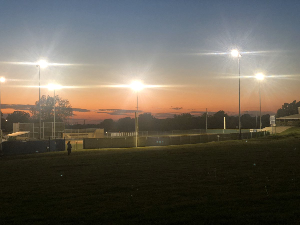 decaturisd's tweet photo. We love you, Class of 2020! The lights at the football stadium, baseball and softball fields, and DHS track go back on next Friday at 8:20 pm (2020 military time) in honor of our grads. #bethelight #DHS2020 #EFND https://t.co/IqyZGlfDJq