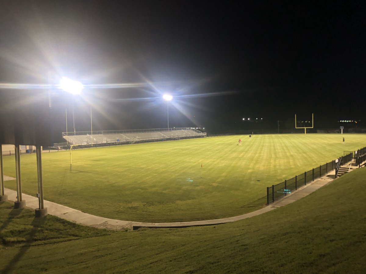 decaturisd's tweet photo. We love you, Class of 2020! The lights at the football stadium, baseball and softball fields, and DHS track go back on next Friday at 8:20 pm (2020 military time) in honor of our grads. #bethelight #DHS2020 #EFND https://t.co/IqyZGlfDJq