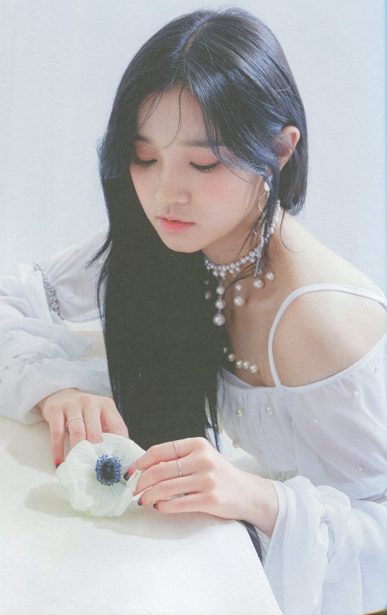 verahsu1010's tweet photo. (SCAN)  (G)I-DLE "I Trust" Album (Lie Ver.)
#여자아이들 #GIDLE #우기 #Yuqi #宋雨琦 #Ohmygod https://t.co/Qrw4tFQTyy