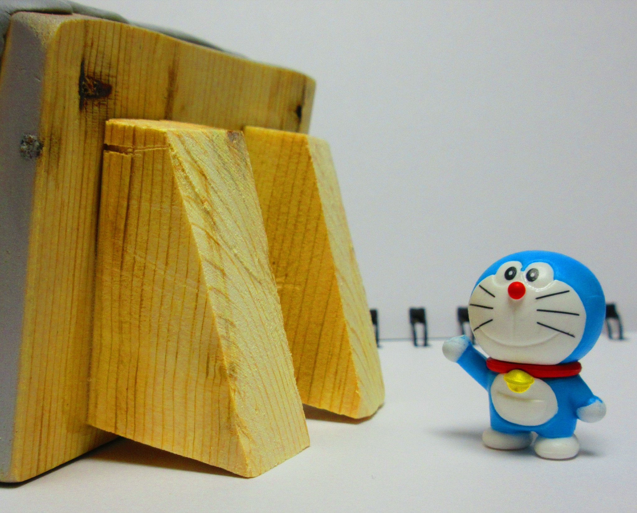 Uzivatel イカ ドウブン Na Twitteru おやくそく ドラえもん おやくそく フィギュアを完全自立式にしました 手元にあった ドラえもんとツーショット