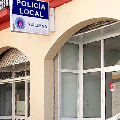 Hoy es el cumpleaños de nuestro compañero Paco, Policía Local ingresado en la UCI del Hospital Universitario Virgen del Rocío tras el gravísimo accidente de tráfico que sufrió el pasado viernes 3 de abril, cuando se dirigía a su puesto de trabajo en Guillena.

1/2