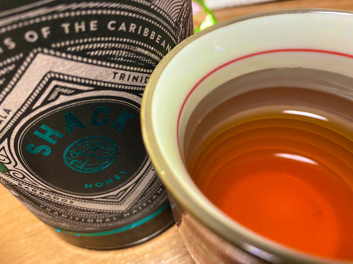 GinstagrammerM's tweet photo. Shack Rum Honey×ダージリンティーでマサラティー☕️
rum🥃5ccにダージリンティーを注ぐだけ😊👍
心安らぎます😌
#shackrum
#シャックラム
#ダージリンティー
#マサラティー https://t.co/UYE065nYGA