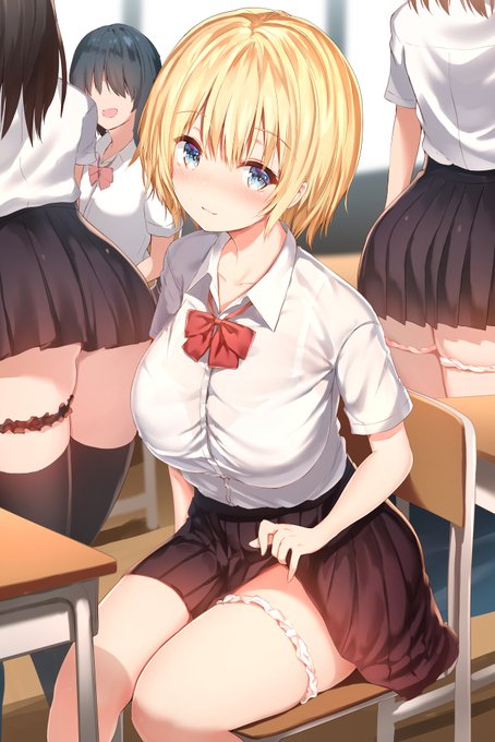 クラスで流行っている『ふとももシュシュ』なるものをなぜか毎朝見せびらかしてくる隣の席の女子 