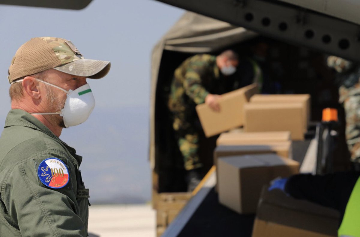 NATOpress's tweet photo. 1️⃣ million masks 😷 from the Czech Republic 🇨🇿 have landed in North Macedonia 🇲🇰 to help our newest Ally deal with the #COVIDー19 pandemic, responding to a request through @NATO’s disaster response coord centre.

#StrongerTogether 🇨🇿 🇲🇰 #WeAreNATO 
https://t.co/eSDvWW2uc3 https://t.co/QNAJ5liG6r