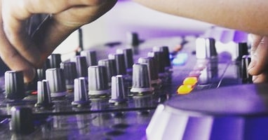 SubziroDeSub's tweet photo. Recording 1 hour set #QuarantineMix
Downloading link & full tracklist drooping on Monday at 1 pm...
#StayTuned
#DeeperWeGo 👊🏽🕺🏽👊🏽🕺🏽 https://t.co/RBqGmYImx8