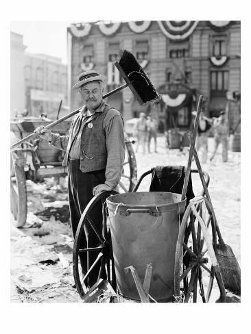 Our stoic street cleaners and refuse collectors helping to keep our communities clean and reduce further risk to public health   #saythanks  #UnsungHeroes