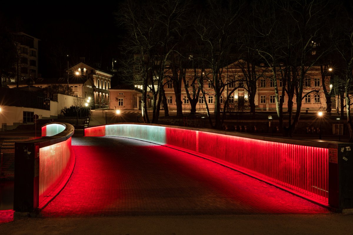 Friends and colleagues in #Denmark and our twin city #Århus – stay strong and united in this challenging time shared by us all. We wish you all the best with the colours of the Danish flag. 🇩🇰 <a href="/VisitAarhus/">VisitAarhus</a> <a href="/minnaarve/">Minna Arve</a> #turku turku.fi/en/news/2020-0…