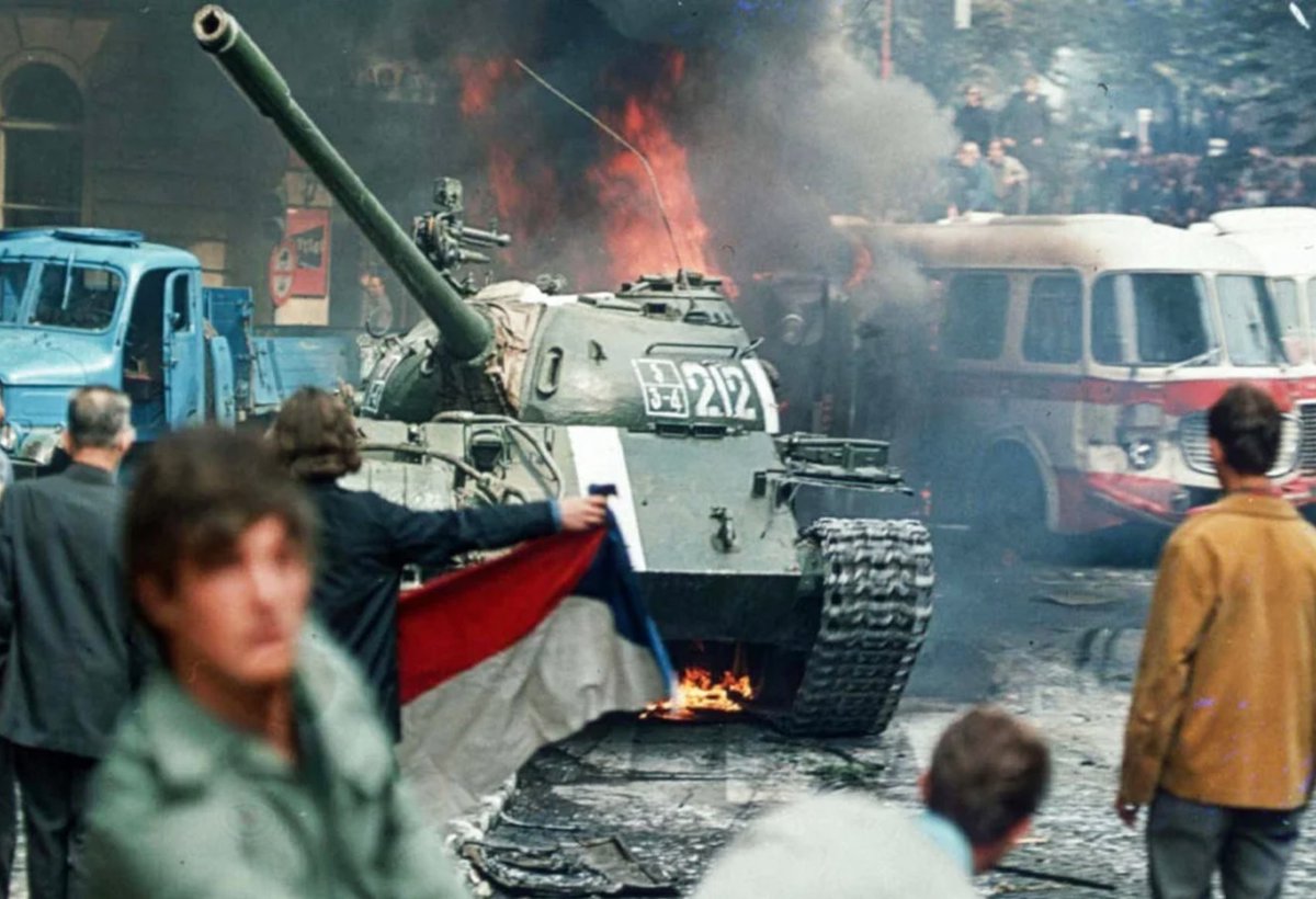 Операция дунай 1968. Десантники операция дунай 1968. Советские войска в праге чехословакия 1968. Участникам операции дунай награды. Дунай 68.