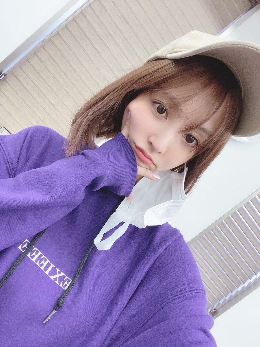 Asuka_endou's tweet photo. 何で三上悠亜ちゃんてこんな綺麗で可愛いの。

マジリスペクトだし
尊敬する人っ
まじ推し
@yua_mikami 
#推し
#届いて https://t.co/FB1JNpxaIb