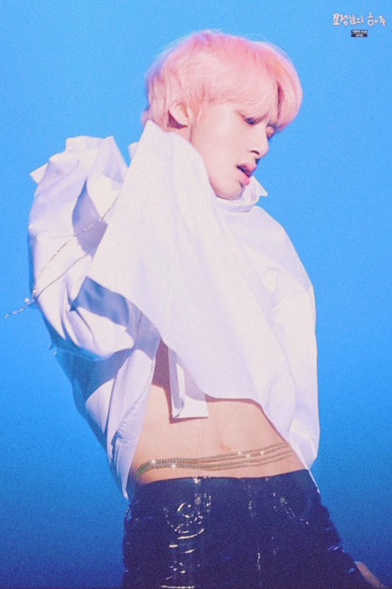 10. Hyungwon Belly Chain 