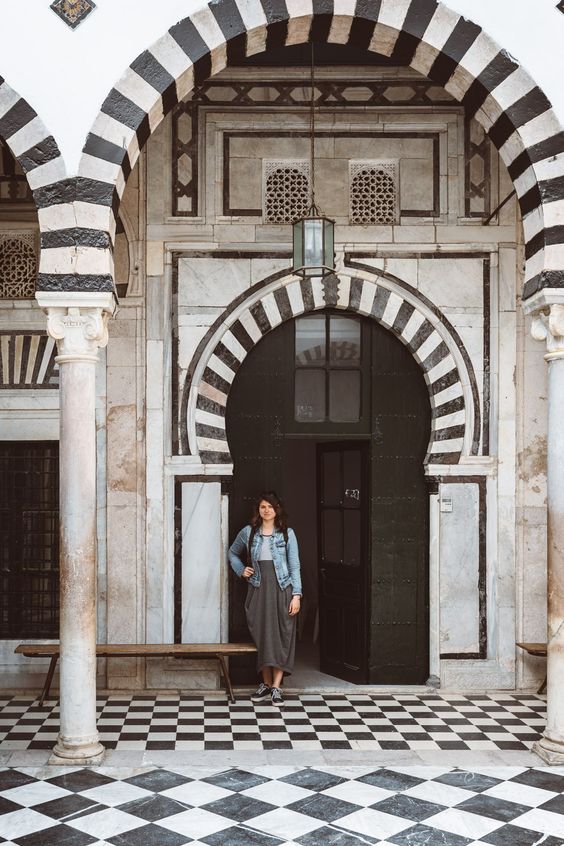 The North: The Moorish 7 Ottoman architecture of TunisKnown for its paved small streets & alleys, courtyards, souks, its mosques, palaces, the medina of Tunis concentrates different architectural influences ,mostly Moorish and Ottoman.
