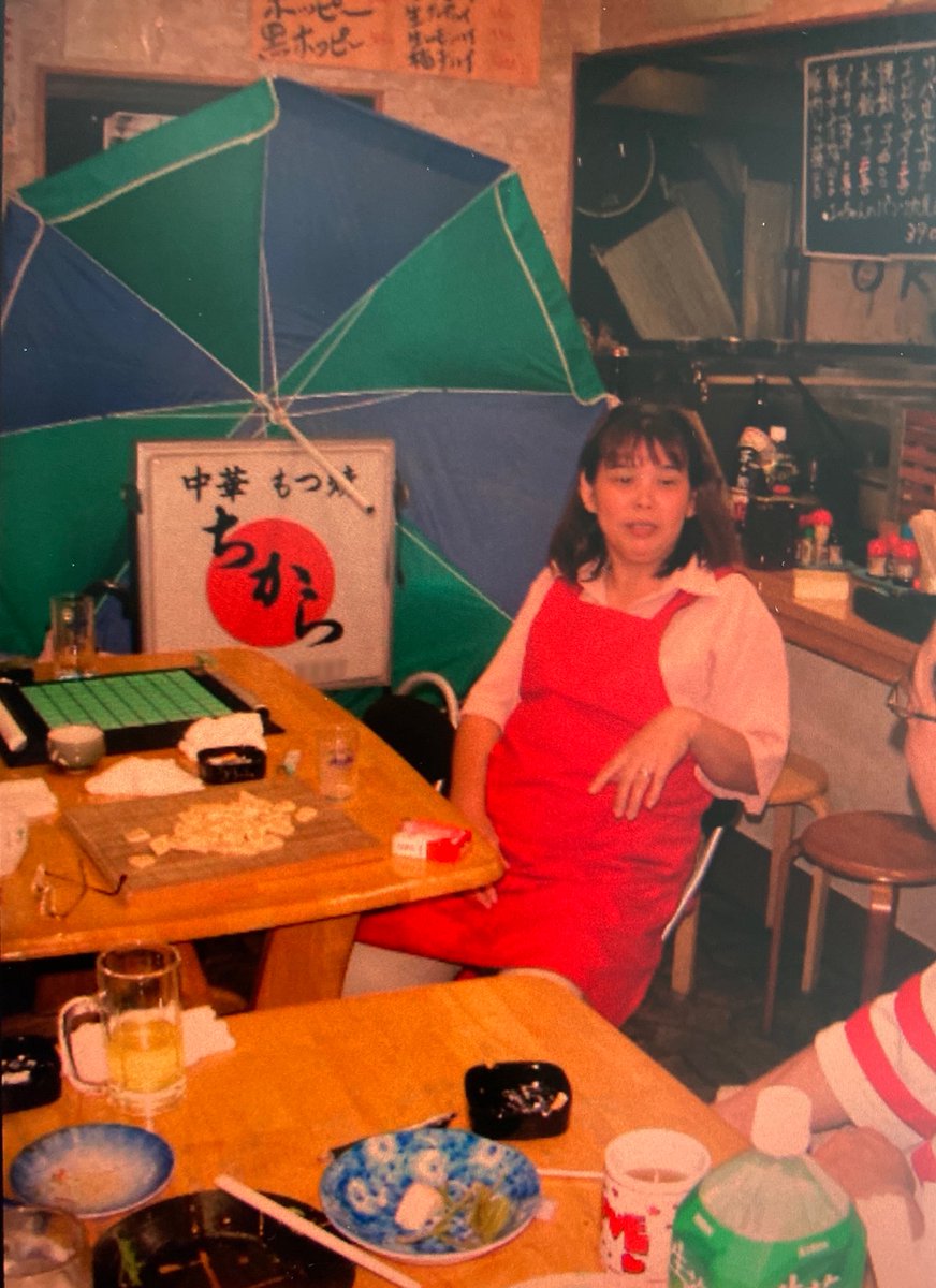 「昨夜はベランダに、かつて行きつけだった居酒屋「ちから」の看板を灯して、居酒屋気分」|清野とおるのイラスト