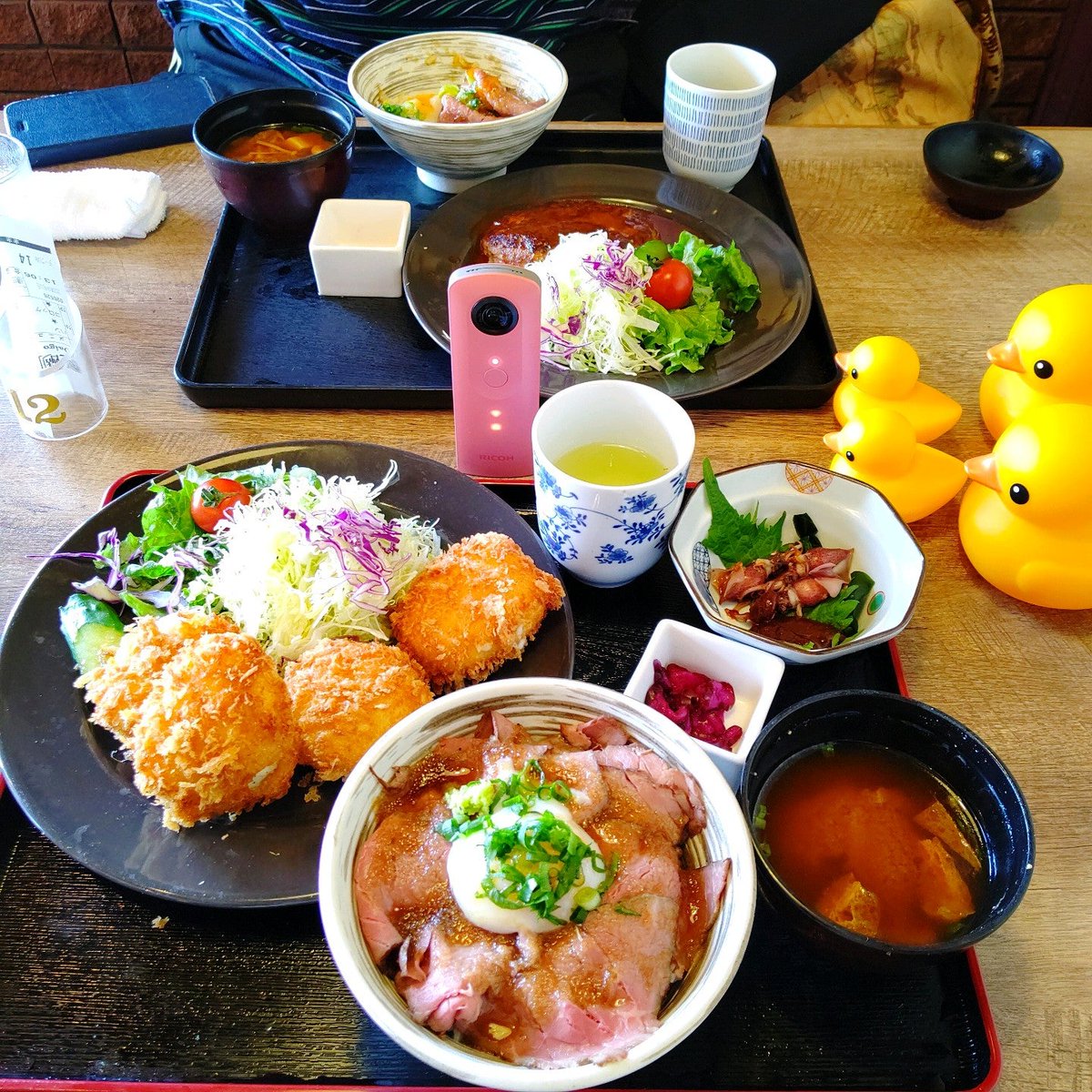 かも على تويتر 今日のお昼ごはんは初めてのレストラン醍醐でカニクリームコロッケ定食 ライスを 250円でローストビーフ丼に変更 美味しくてボリュームがすごい また来よう 醍醐 In 豊橋市 愛知県 T Co Zvehj1lisy T Co Cocuev7rwn