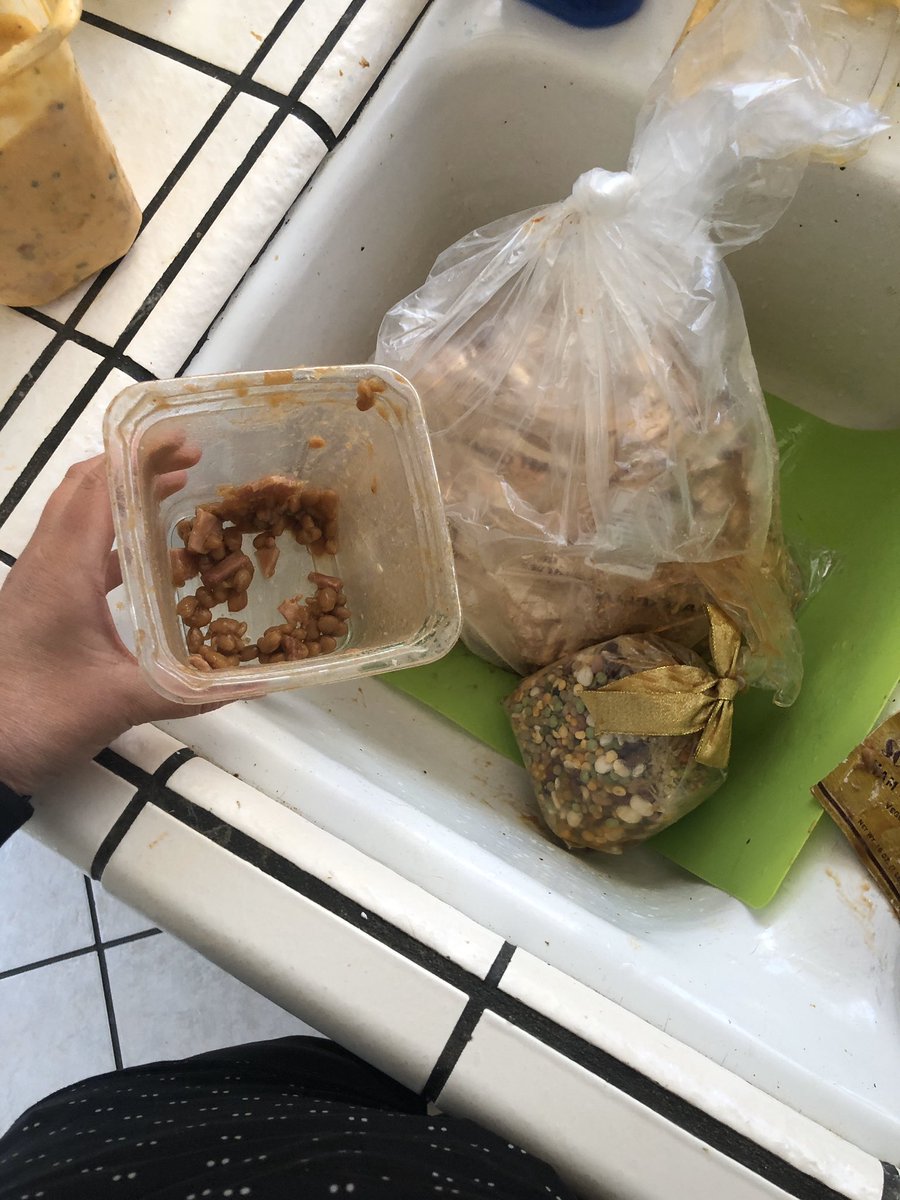 this is how our <a href="/HoneyBakedHam/">The Honey Baked Ham Company</a> was delivered today. 😭 Also had no ice packs or anything to keep it cold... #fail same happened for my parents, but there’s had a side of ants!