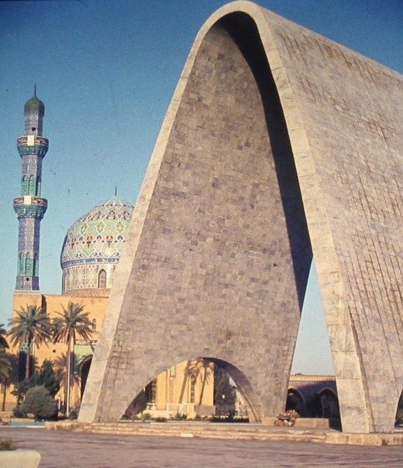 Chadirji went on to design modern architecture masterpieces including the original Unknown Soldier Monument in 1959 (demolished 1982). The design was inspired by the movement of a wailing mother attempting to embrace her martyred son. !عظمة يا رفعت Source:  https://bit.ly/2xkBxQI 