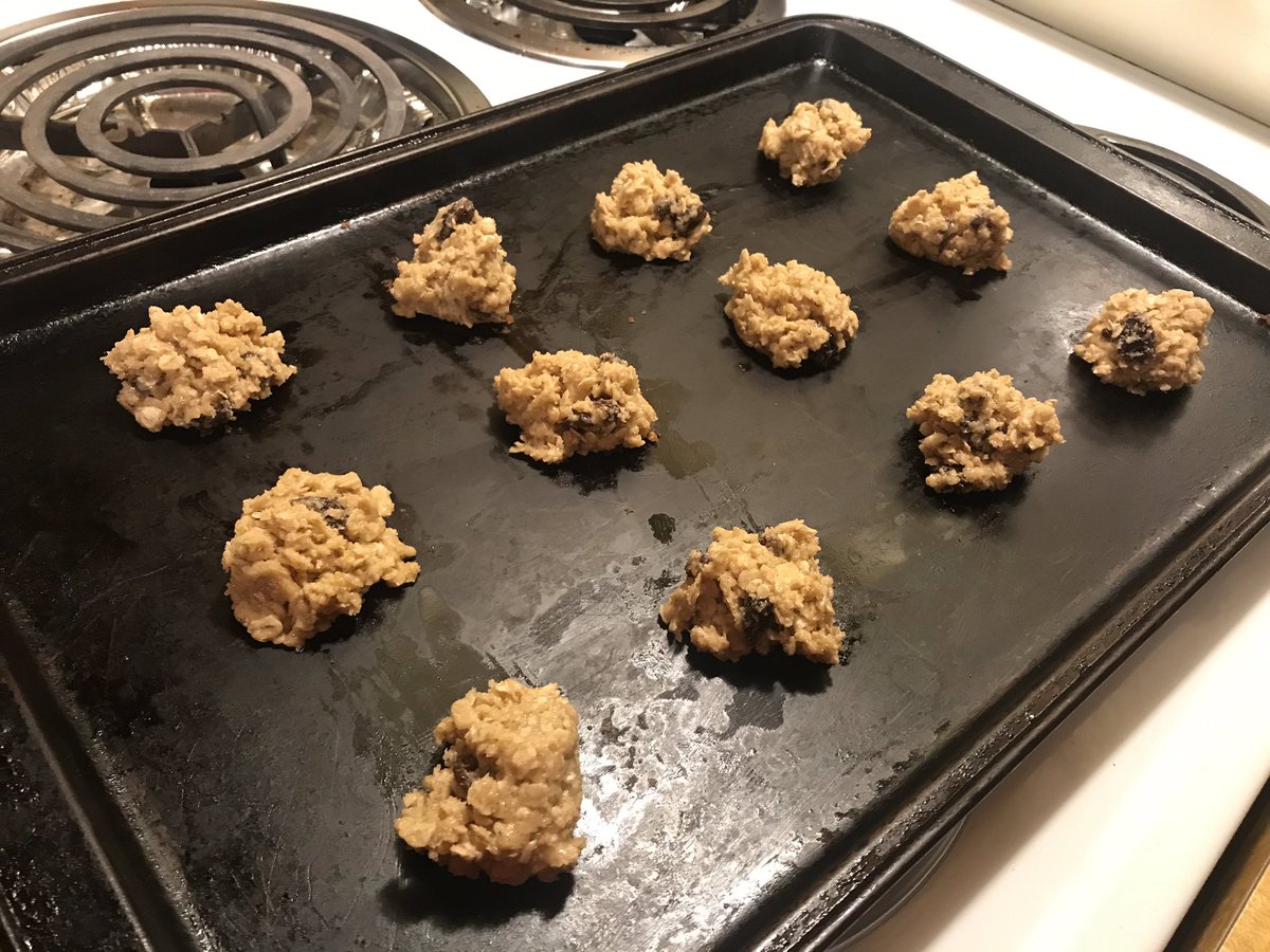 ChristineYH's tweet photo. How do you celebrate 4-weeks of #SocialDistancing and #workingfromhome? Another batch of cookies. This month... oatmeal raisin. 2/3 of batch in the freezer next to last month’s 1/2 batch of molasses cookies. #bakingforone #mykidwouldlovethis https://t.co/69D0Sl7BUa