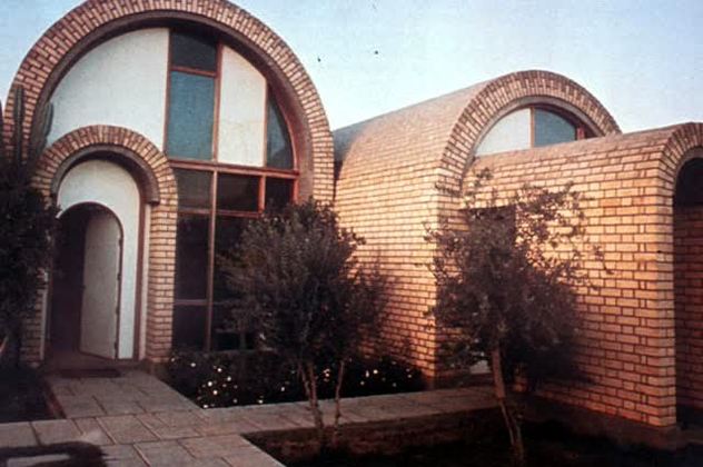 There are far too many projects to name by Rifat Chadirji (he worked on over 100 buildings) including the famous Hamood Villa and the Offices and Tobacco Warehouses. Source: Aga Khan Trust for Culture