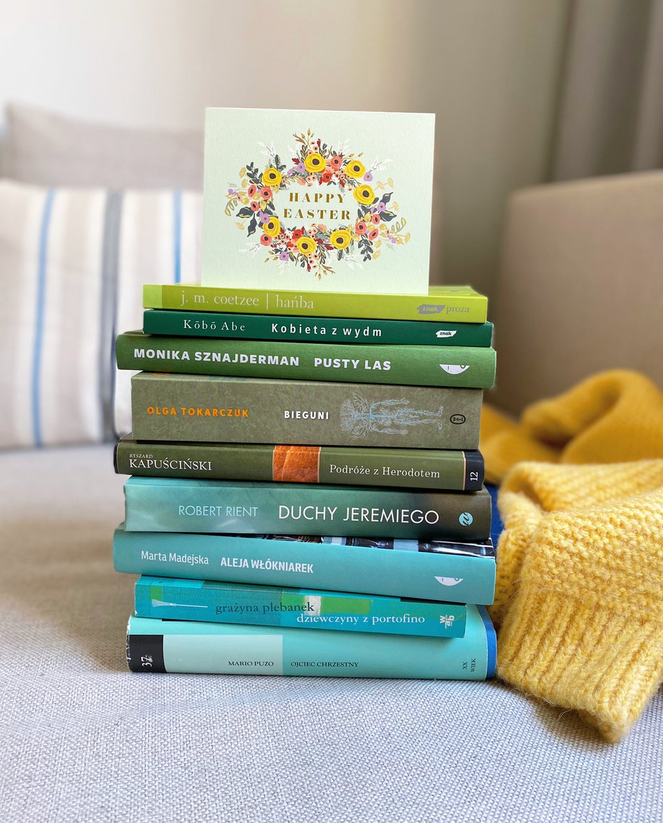 KwasekM's tweet photo. Wesołych Świąt! #booklovepl https://t.co/XJ2QXUhaGl