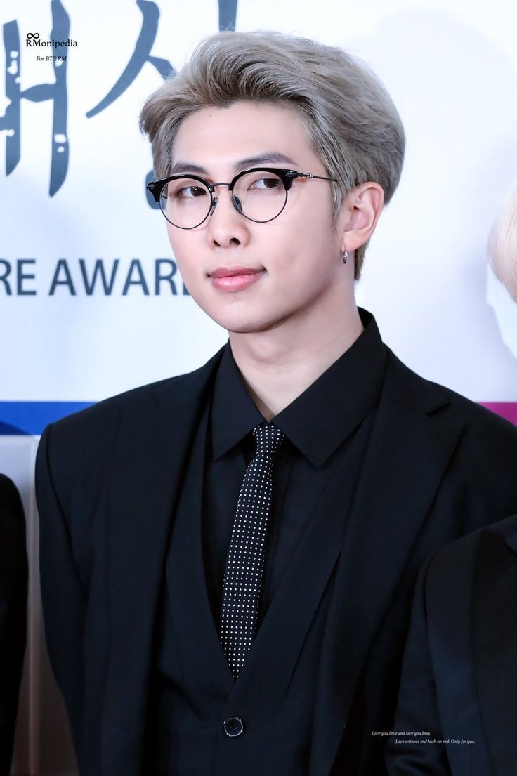 Arah Pulang Home is not always four walls with a door, sometimes its just as simple as two eyes and a heartbeat.Apa jadinya kalau CEO angkuh bertemu dengan mantan isterinya, yang memiliki kekuatan untuk mengatur Namjoon —one and only Park Sooyoung.