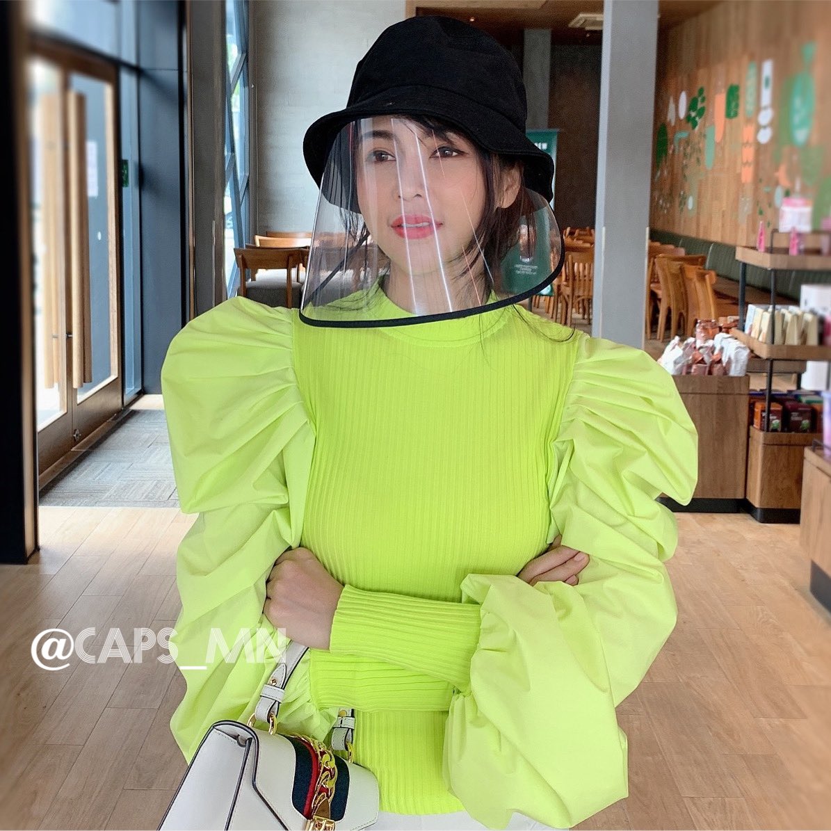 MindSurgery9's tweet photo. 💢พร้อมส่งฟรีเมื่อสั่งคู่💢
📌ป้องกันไวรัสใช้งานได้จริงคลุมถึงคอ
👶🏻ของเด็ก 👩‍❤️‍👨ผู้ใหญ่ 390฿
(สามารถถอดพาสติกออกได้ทุกแบบ)
✅มองทางชัด พาสติกแข็งใส  ไม่มีกลิ่น 
✅ผ้าคัตตอลอย่างดีสวมสบาย (ทรงแก๊ปปรับรอบหัวได้)
📱Line ID: @caps_mn(มีแอด@) 
📲กดลิ้งนี้แอดไลน์ https://t.co/RfPt15DFr3 https://t.co/yny58ZNwx5