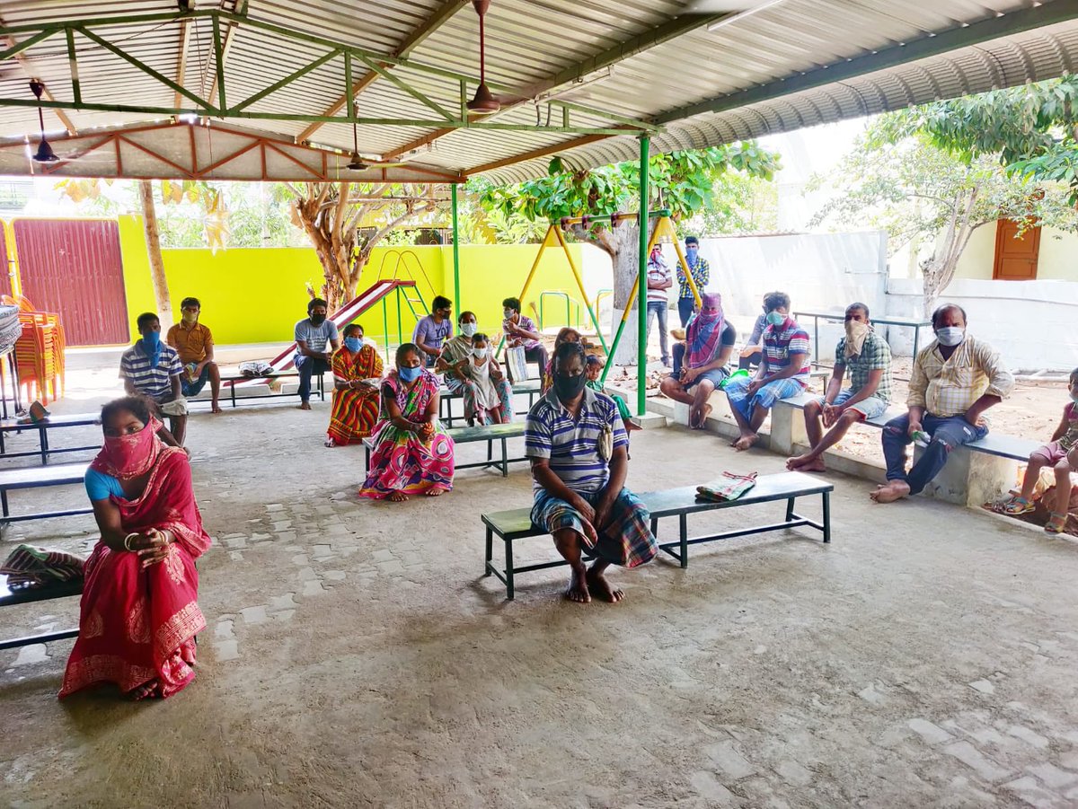 VinojBJP's tweet image. #modikits provided by @BJYMinTN Karur unit to over 100 families with rations to last ten days. Followed all govt guidelines of social distancing during the distribution #BJYMCares @poonam_mahajan @blsanthosh @JPNadda @BJP4TamilNadu