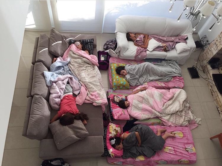 iiqur_'s tweet image. هذي النومة الوحيدة اللي يجي قبلها ضحك هستيري