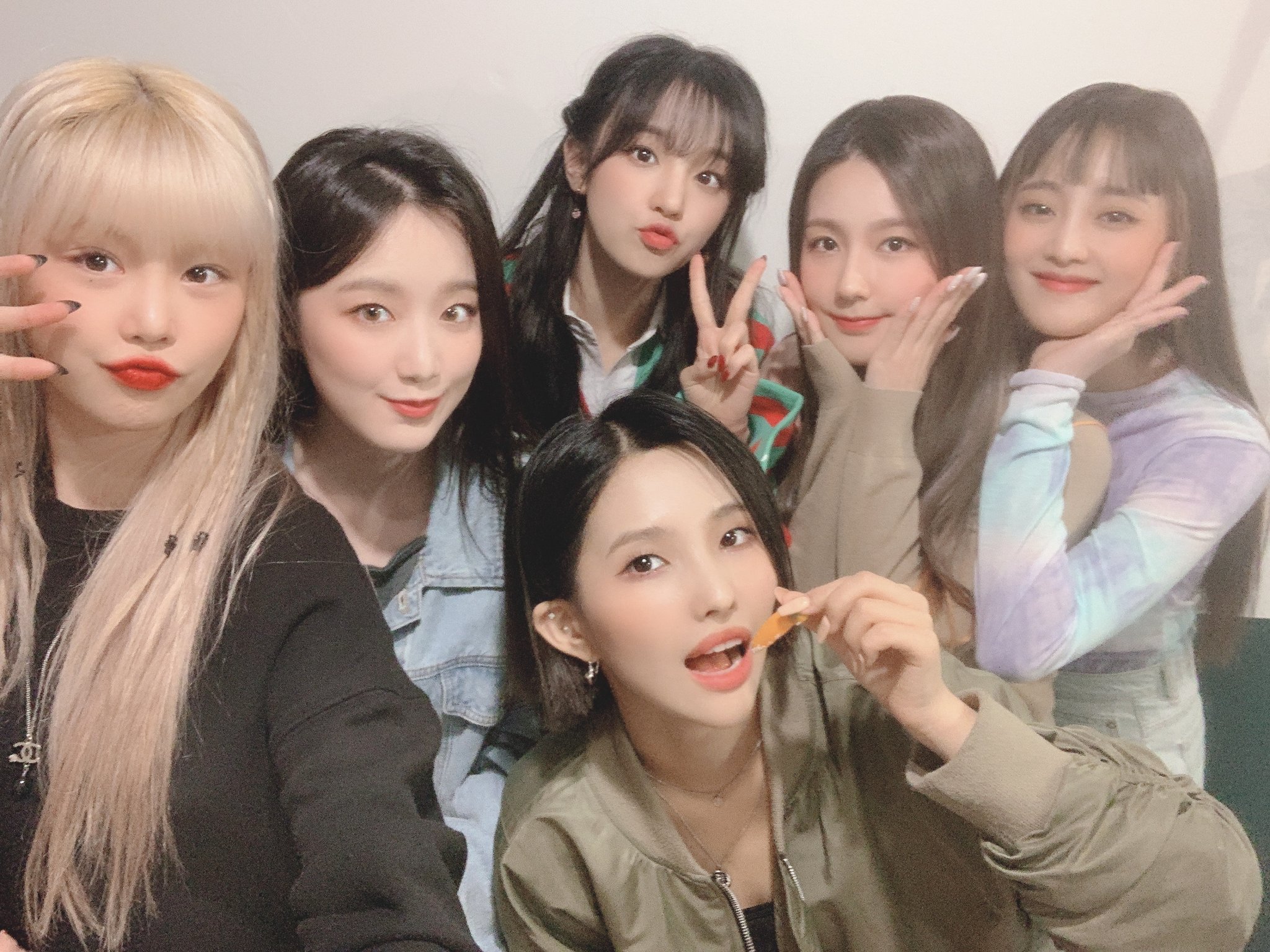 Https omgomgshop gl. Джи Айдл участницы. Gidle дебют. (G)I-DLE 2021. Группа g Idle Соен.