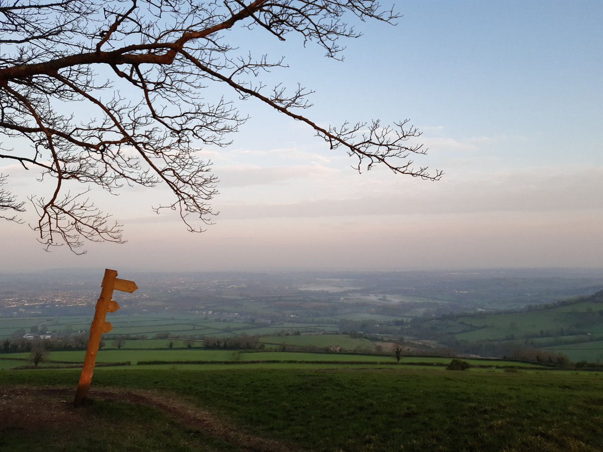 TashChild's tweet image. Sunrise run 🏃🏼‍♀️ #GoodMorningAll #SocialDistanceRun #ThoseViews