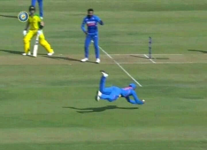 [3/10]This is the catch that's been conside by the Fielder.....A wicket that conside by Virat...