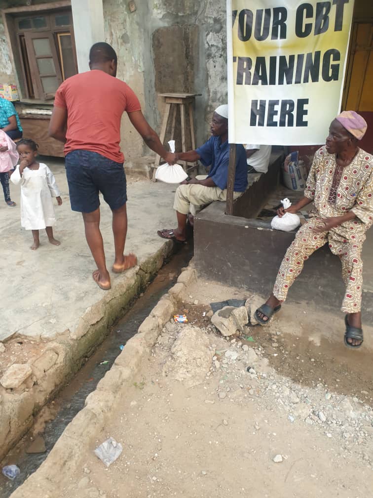 nattybanx's tweet photo. Early morning drive to Agege to share small food stuff regardless of Age or Religion.
Love over Religion
#loveinaction
#lgaf
#RCCGTP https://t.co/KXVKWudFWY