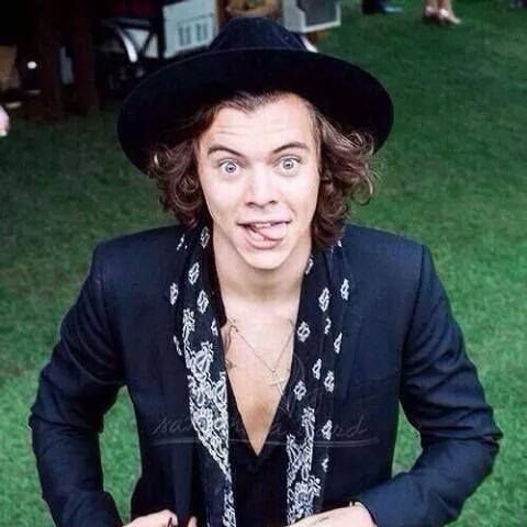 Jack Dylan Grazer as Harry Styles, a thread;
