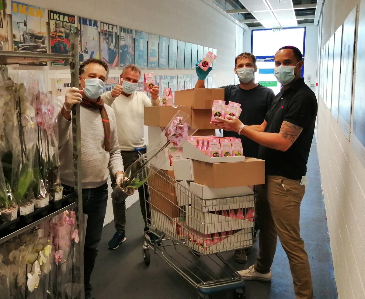 Belle solidarité du groupe #IKEA Montpellier qui a offert des chocolats et des orchidées pour soutenir l'engagement de nos collaborateurs #korian sur les départements de l 'Hérault et du Gard. À notre tour de vous applaudir.