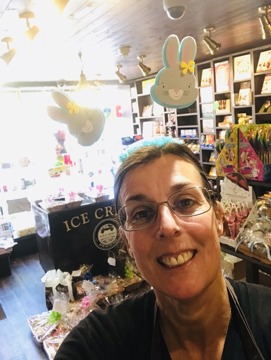 KnutsfordSweets's tweet photo. On what should be our fabulous ⁦@KBunnyHop⁩ Bunny Ears are mandatory for today’s time slot allocated Easter order collections 🐰🐰 Happy Easter ⁦@WeAreKnutsford⁩ #knutsford #comunity ⁦@KnutsfordTown⁩ 🙌🍬🍭🌈 https://t.co/CKD0BV0crV