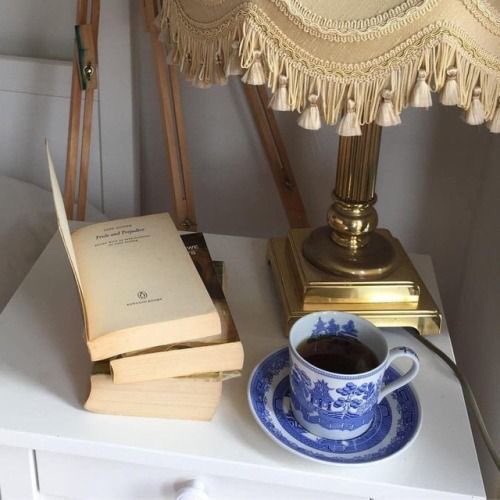 Miamignonettee's tweet photo. Little Women aesthetic https://t.co/i586Otpi7R