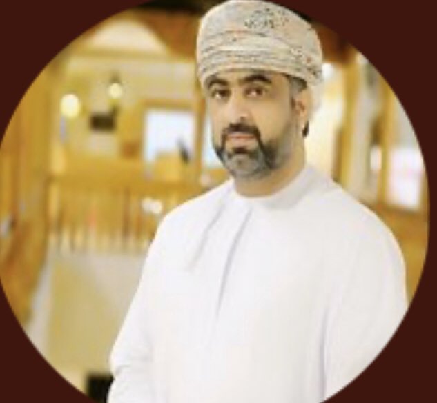 ليس شرطًا أن تكون في كرسي أو على رأس أي هرم لتعمل من أجل عُمان و ولايتك جعلان بني بوحسن . استاذ سليمان الراجحي العضو السابق في مجلس الشورى يُقدم لنا دروس التي ظن البعض انها قد انتهت . في الأوقات العصيبة يظهر معادن الرجال 💚 
شكراً هي قليلة في حقك <a href="/alahed101/">سليمان الراجحي</a>