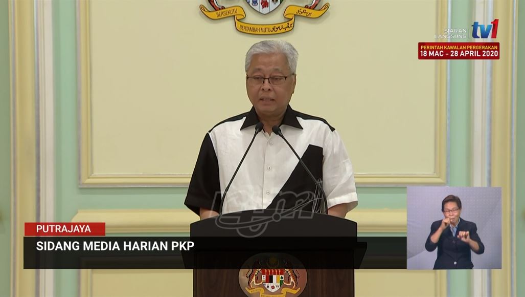BuletinTV3's tweet photo. TERKINI | Membenarkan pelajar IPTA dan IPTS yang di berada di luar dan dalam kampus untuk pulang ke kampung masing-masing akan diteliti Kementerian Kesihatan terlebih dahulu. https://t.co/7GT2mx6lO2