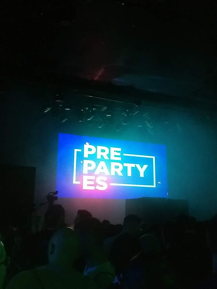 raelmolina's tweet photo. Hace 1 año tras meses muy jodidos, salía por primera vez a la #PrePartyES19 y fue un recuerdo INCREÍBLE.
Hoy tendría que estar de resaca emocional (y de la otra) tras la Welcome y con ganas para la #PrePartyES20.
VOLVEREMOS
Y esta noche a las 22h a darlo todo @eurospaincom https://t.co/Uud0WN0O8G