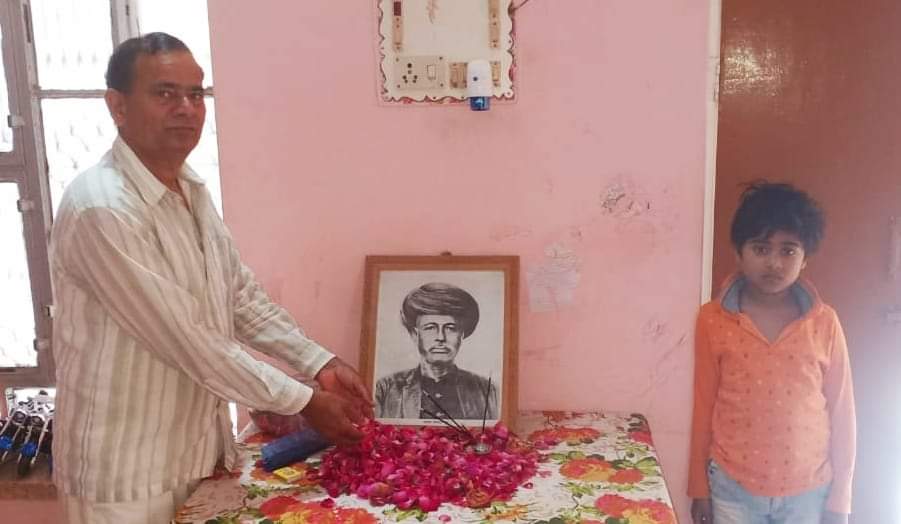 युगपुरुष क्रांति सूर्य गरीबों के मसीहा महात्मा ज्योतिबा फूले की जयन्ती पर भावभीनी श्रधांजलि एवं नमन । उनके बताये मार्ग पर चलने का संकल्प लिया ।