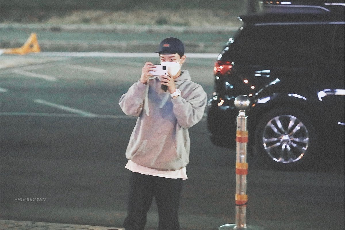 HHGOUDOWN's tweet image. 200410 KBS 출근 
@official_hoony_
Just say your name🗣

#이승훈 #위너 #HOONY #WINNER