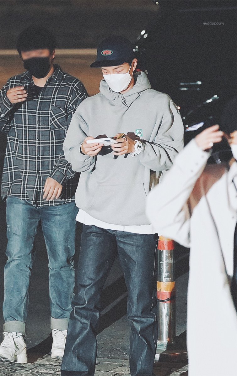 HHGOUDOWN's tweet image. 200410 KBS 출근 
@official_hoony_
Just say your name🗣

#이승훈 #위너 #HOONY #WINNER