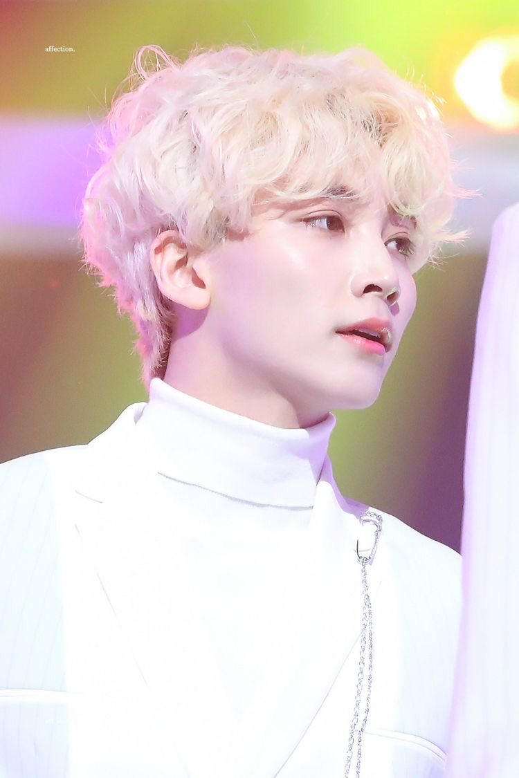 MY POOR HEART CAN’T HANDLE YOON JEONGHAN!