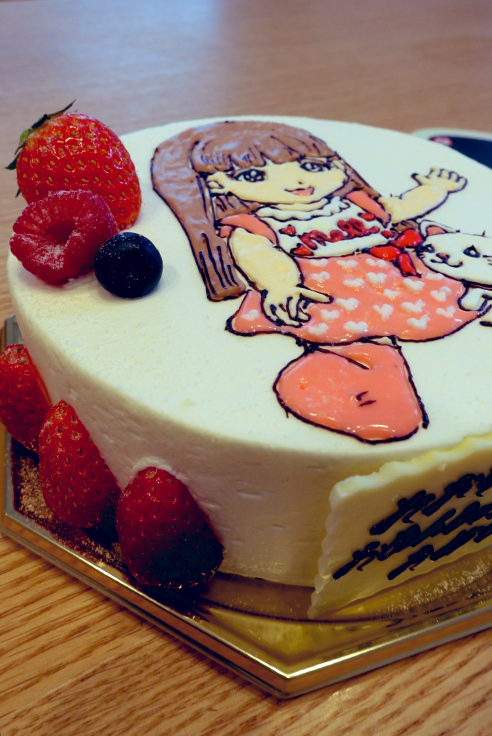 ヒゲめがね つくばに移住したui Uxデザイナー こんな時期なので 家族だけで娘さんの誕生日会 ケーキ屋さんにメルちゃんの絵を描いてもらって娘のテンションすげえ上がってる メルちゃん T Co Mtxsh7p3fy Twitter