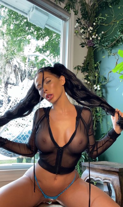 👅👀🐱 https://t.co/IEr6BF6QfN<a href="/tag/roadtrip"class="tags"><span>#roadtrip</span></a>