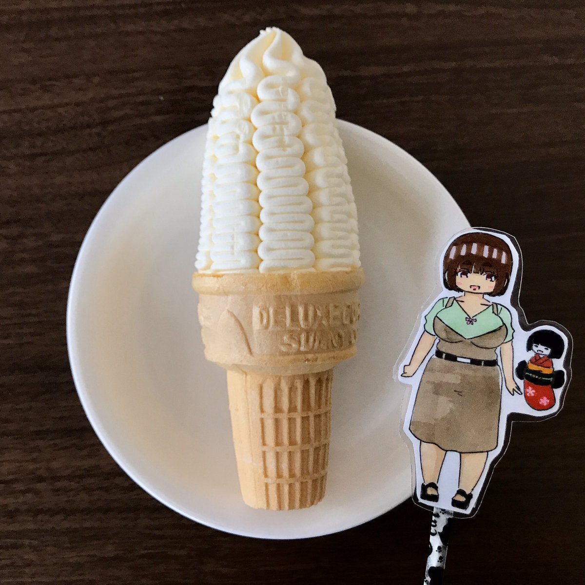 mei_9755's tweet image. コスパ抜群です🍦
#TOPVALUE「バニラ味のソフト」
美味しいソフトクリームが¥78(+税)で食べれちゃいます(*´꒳`*) ふんわりなめらかなクリームはこんもりボリュームも抜群✨　バニラ香るまろやかな甘さのクリームはシンプルイズベストな味わいです🍦　かる〜いコーンが懐かしいです🥺
#ソフトクリーム